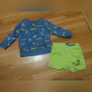 Hot Wheels Boys Blue and Neon Green Kids Sweatshirt And Shorts / Size 2t